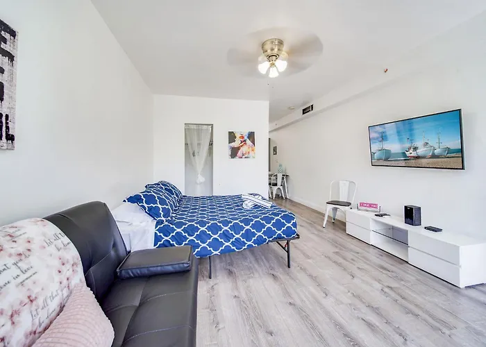 Fresh Ocean Dr, Apt W/2 Queen Beds-Steps 2 Beach